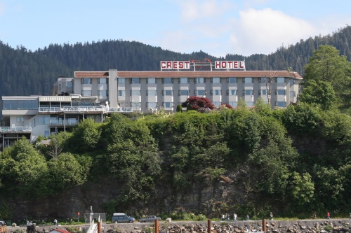 Crest Hotel 001